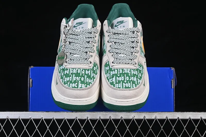 All categories Nk Air Force 1 Air Force series Nk Air Force 1 Low Air Force low-top Nike Air Force 1'07 Low Gray and green contrast Air Force 1 low-top casual sneakers SY1388-025